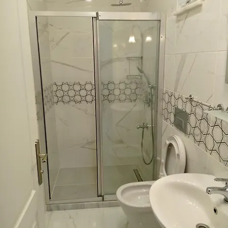 Sweet In Historical Area Hotell
